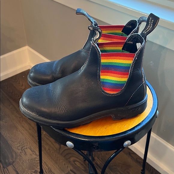 Blundstone Black Boots with Rainbow Accents - Picture 3 of 5